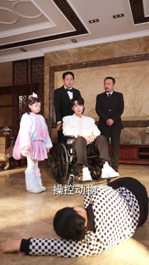 幼崽偷听动物心声后，被全家团宠了（85集）免费看