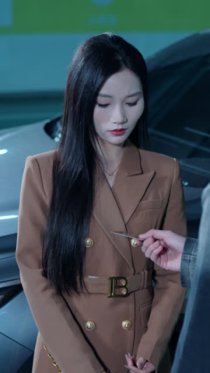 考上大学即巅峰：神豪从天降（81集）每日短剧追不停