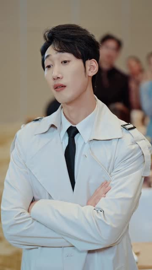 人在都市当保镖错绑末日系统（80集）常回家看看短剧