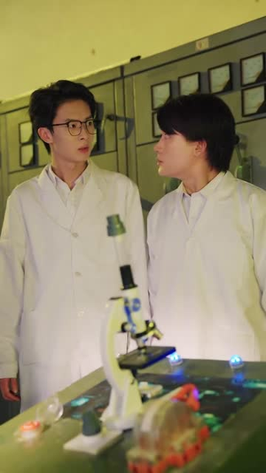 灾荒年我在村里搞发明（85集）热播短剧排行榜