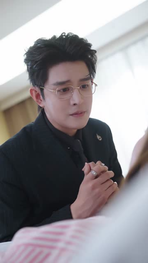 假婚真孕（70集）热门短剧看不停