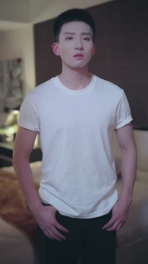 重生后，我让校花追悔莫及（85集）最火短剧推荐