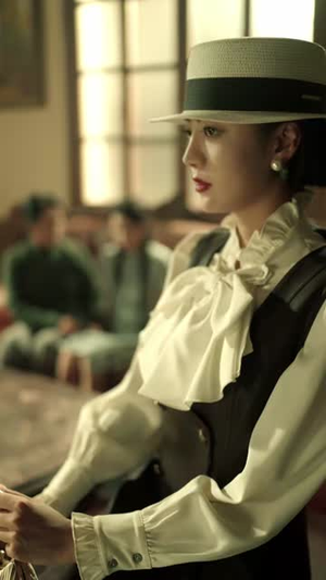 春夜吻蝶（81集）热门短剧榜单