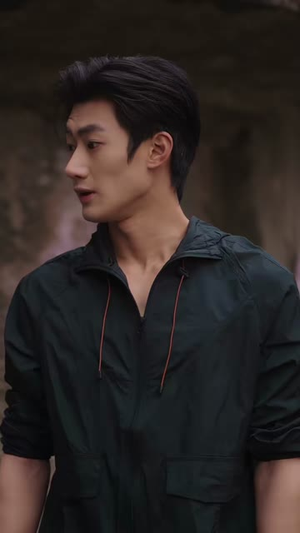 被抢老公后，我在末世吃喝不愁（80集）第三季