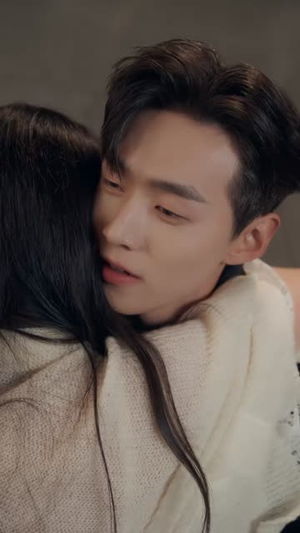 掌上红裙（60集）男主角是谁