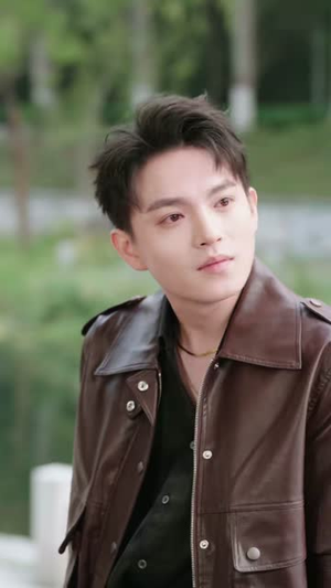 误亲校草不对劲(80集) 误亲校草不对劲(80集)这部短剧太好看