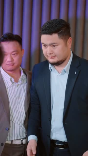 甩我嫌我穷,我成老板你哭啥(80集) 甩我嫌我穷,我成老板你哭啥(80集)短剧精彩绝伦