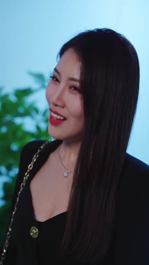 我成了女明星的契约情侣(86集) 我成了女明星的契约情侣(86集)好看的短剧