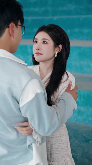 激活全能系统，我成了校花的神豪老公（77集）一起追短剧