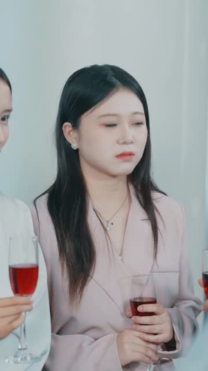 觉醒透视天眼后,我看穿一切(80集) 觉醒透视天眼后,我看穿一切(80集) 超好看的短剧