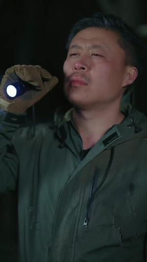 序列公路求生：我在未日升级物资（80集）热播短剧重燃