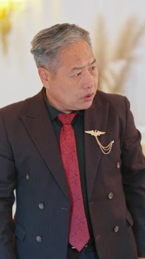 闪婚后捡来的钻石老公他不傻了（85集）热门短剧在线看