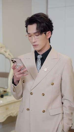 闺蜜齐穿变炮灰嫁反派后被狂宠（63集）最近很火的短剧