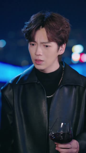 在崩塌的CEO世界里薅羊毛(70集) 在崩塌的CEO世界里薅羊毛(70集)超甜短剧抢先看