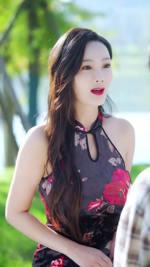 她位高权重，偏撩我（80集）热门短剧抢先