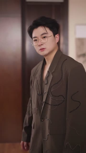 神医下山,开局被冰山总裁撕婚书(82集) 神医下山,开局被冰山总裁撕婚书(82集)精彩短剧天天看