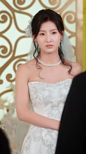 觉醒后，假千金高不可攀（75集）一起看短剧