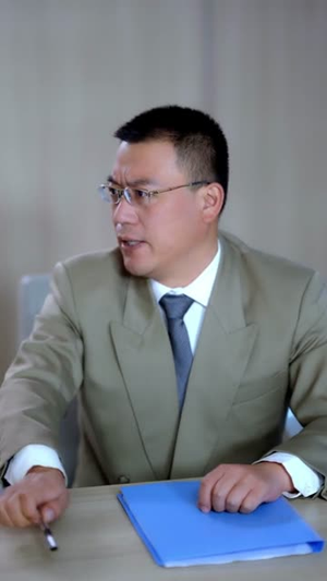 我，开局拿下美女总裁（80集）短剧中追到爽