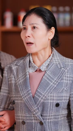 穿书90,东北悍妻带全家炫肉(82集) 穿书90,东北悍妻带全家炫肉(82集)精彩短剧分享