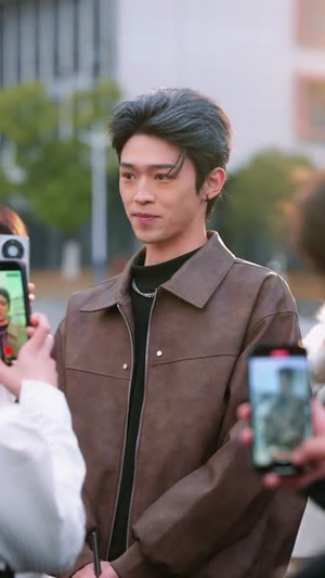 她的鱼钩缠满玫瑰刺(70集) 她的鱼钩缠满玫瑰刺(70集)这部短剧我爱了