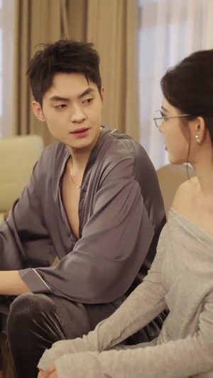 合租后，顶流影帝被我治愈了（31集）解说文案