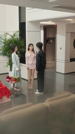 裴总他总上位当正宫（60集）越看越好看短剧