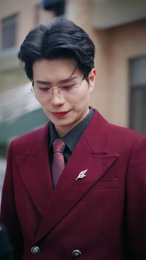 五年后，她带着三个幼崽回归（80集）免费热门短剧