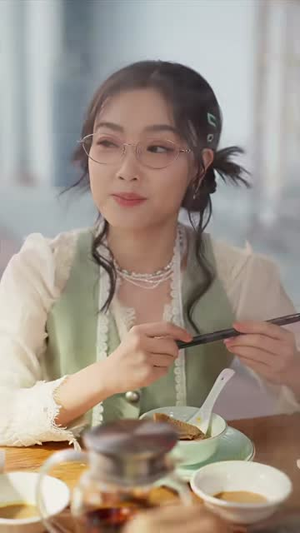 咬一口软月光(62集) 咬一口软月光(62集)独家短剧免费看