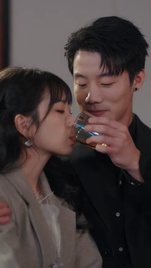 我携骄阳拥抱于你（82集）全集免费观看