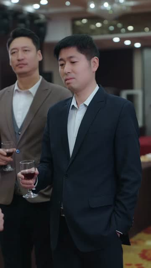 假面京婚,夫人她不装了(70集) 假面京婚,夫人她不装了(70集)女主角是谁