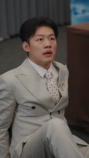 签到：解锁都市隐藏人生（83集）精彩短剧片段