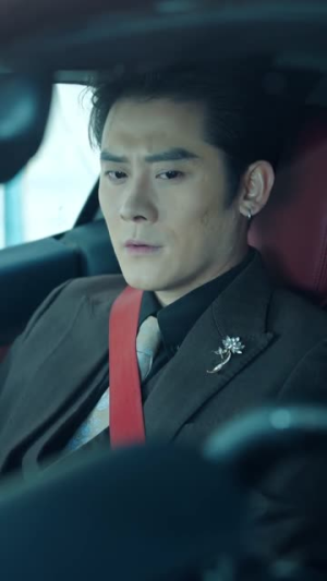 绝顶狂枭（74集）女主角是谁