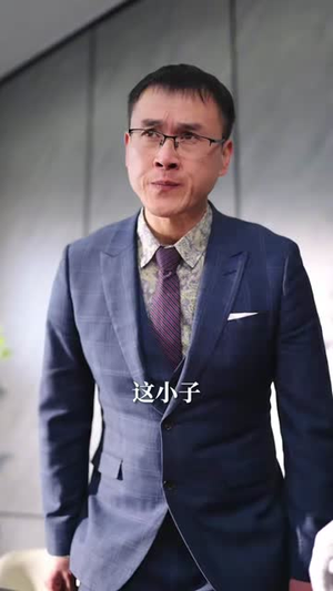 穿越两界：靠一袋米走上人生巅峰（80集）分享热门短剧