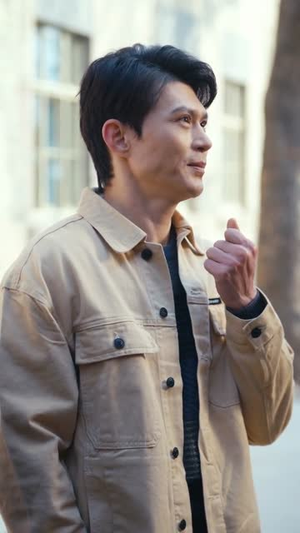 重生六零：渣爸靠盲盒宠哭全家（70集）热门短剧推荐。