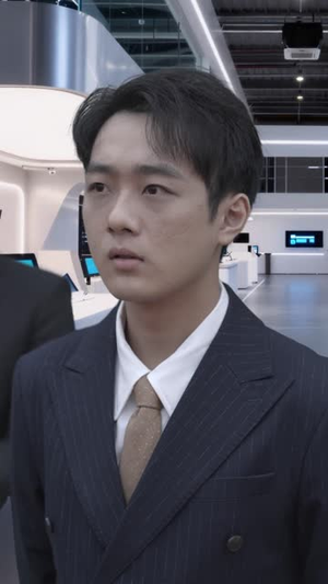 小卖部通末世：开局泡面换黄金（71集）热门短剧看不停