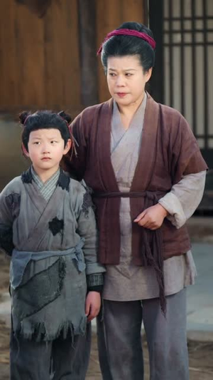 荒年全员饿肚皮，我开外挂来称霸（66集）短视频追剧推荐