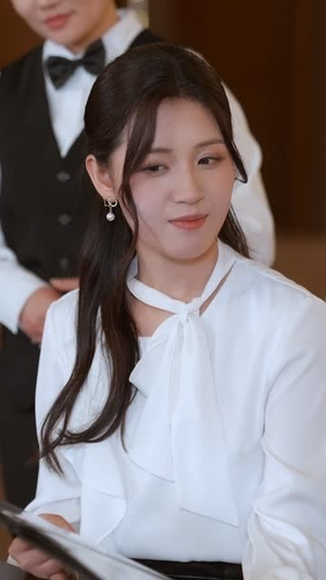 开局无敌神豪，我独霸天下（81集）免费观看