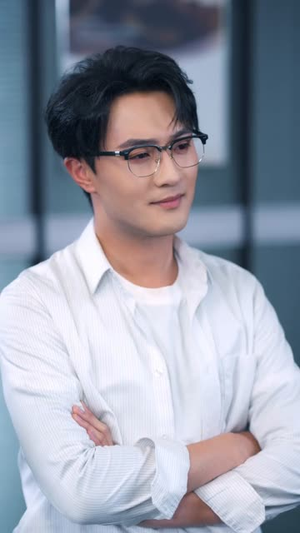 把五百万分给同事后，我被他们投上裁员名单（60集）好看又上头短剧