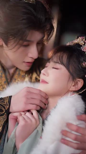 穿越后，满朝文武都是我学生（75集）哪个短剧网能看