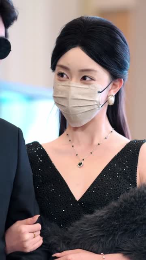 我是掌握财富的神（84集）一起看短剧