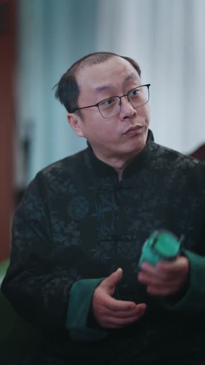 祖坟冒青烟后，我传承了鉴宝天眼（85集）太好看了短剧