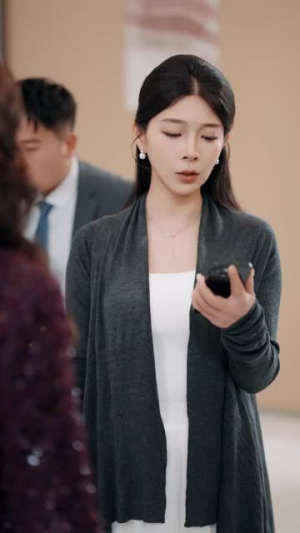 上市庆功宴上，我丈夫谢错了人（83集）经典回顾免费看