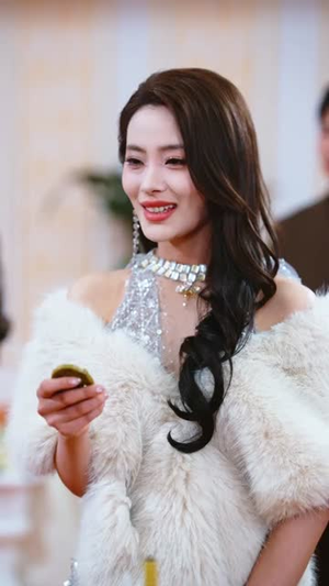魂穿两百斤，夫人她贪财又撩人（84集）爆款短剧推荐