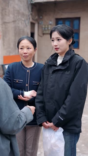 清醒之后，我只搞钱（71集）热播古装短剧
