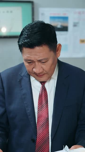60岁大爷金榜题名（73集）热门短剧推广